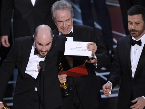 Se equivocan de sobre en la entrega de los premios Oscar