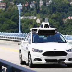 Uber roba tecnología para sus coches autónomos y es demandado una vez mas