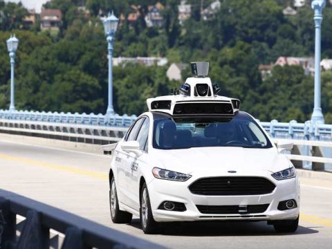 Uber roba tecnología para sus coches autónomos y es demandado una vez mas