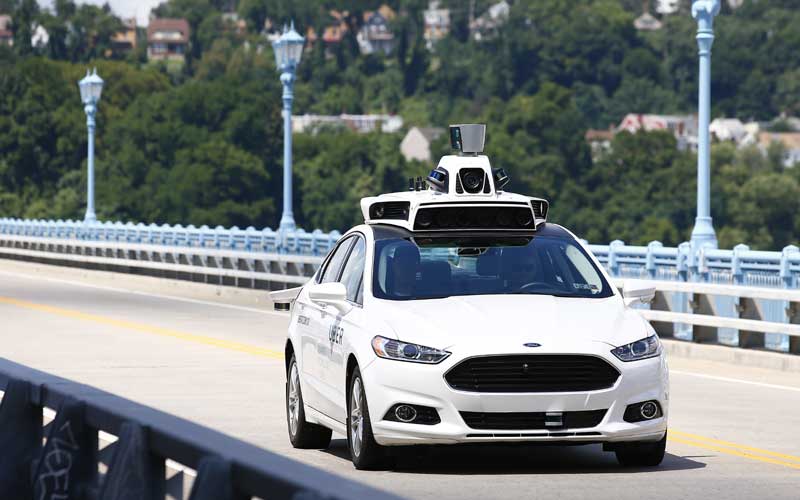 Uber roba tecnología para sus coches autónomos y es demandado una vez mas