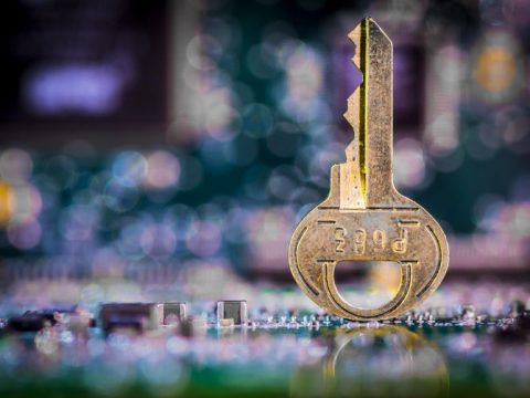 Dos fallas en  chips de Intel, AMD y ARM ponen en riesgo a teléfonos y PCs