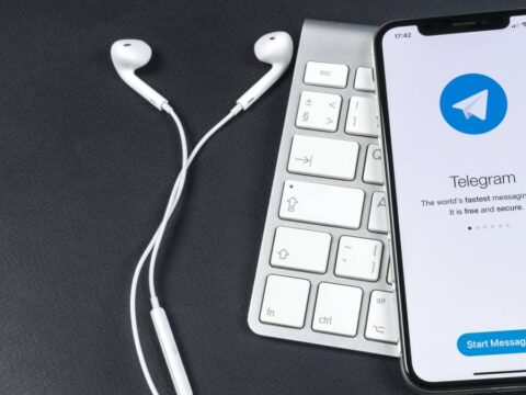 Venden mediante bot de Telegram millones de números telefónicos de usuarios de Facebook