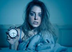 Dormir mal consume tu cerebro