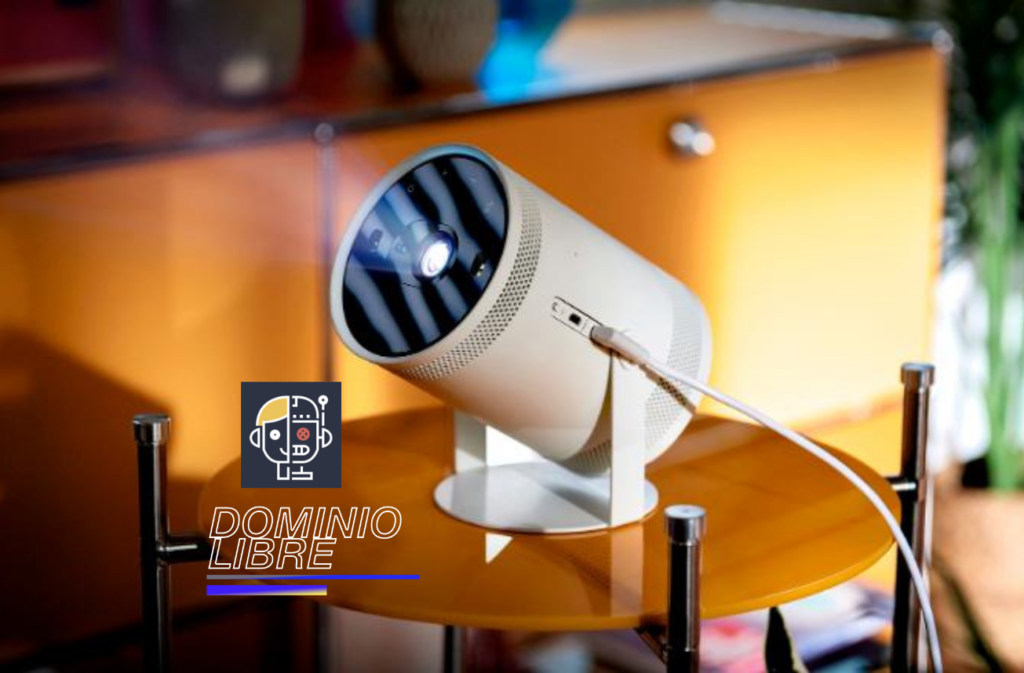 CES 2022: Freestyle de Samsung una pantalla portátil para entretenimiento