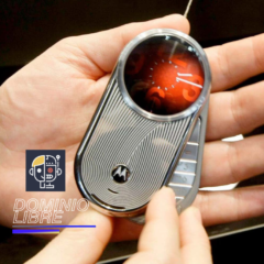 El teléfono móvil más llamativo de la historia es un Motorola de 2008